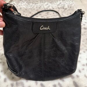 Coach Black Shoulder Bag with Sleek Design